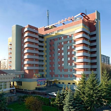 ריבנה Hotel Tourist מראה חיצוני תמונה