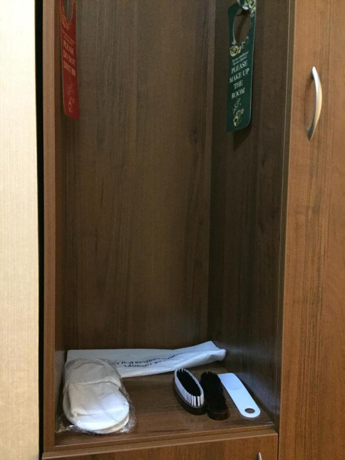 ריבנה Hotel Tourist מראה חיצוני תמונה