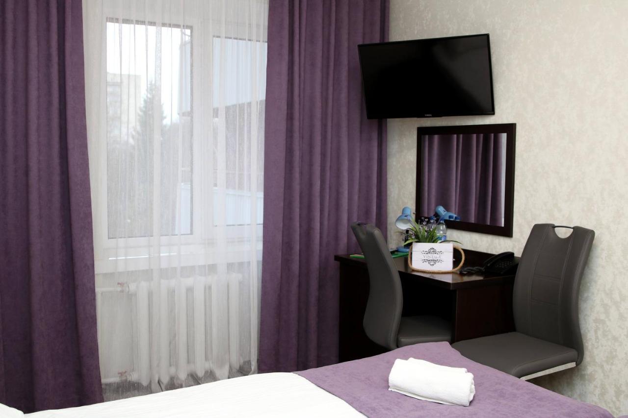 ריבנה Hotel Tourist מראה חיצוני תמונה