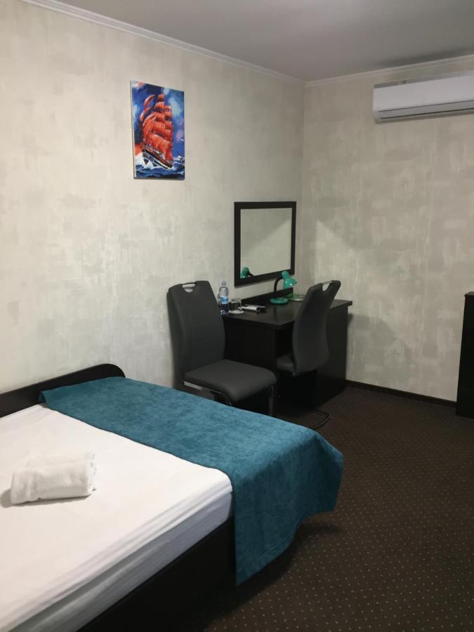 ריבנה Hotel Tourist מראה חיצוני תמונה