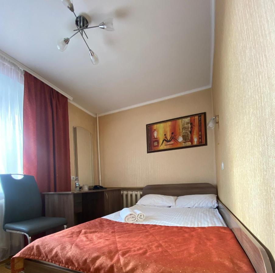 ריבנה Hotel Tourist מראה חיצוני תמונה