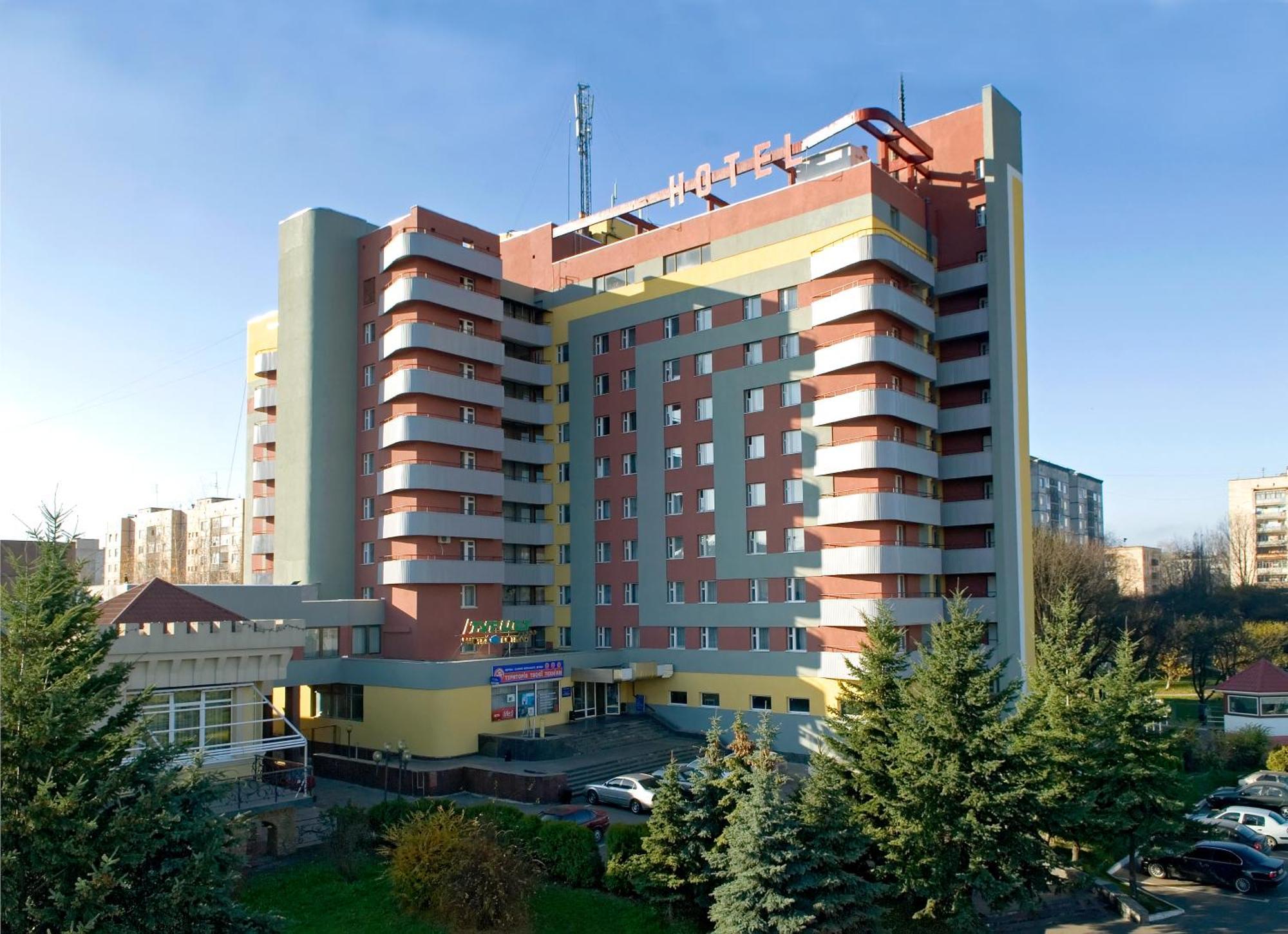 ריבנה Hotel Tourist מראה חיצוני תמונה