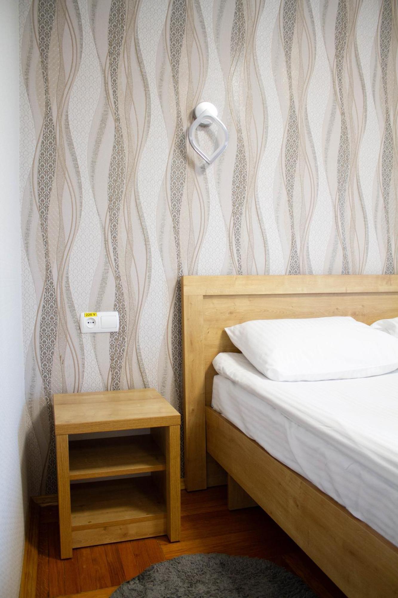 ריבנה Hotel Tourist מראה חיצוני תמונה